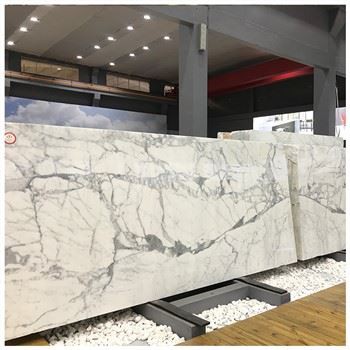 đá cẩm thạch Calacatta đánh bóng