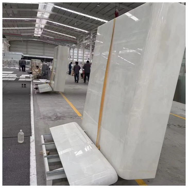 Gạch cong Onyx trắng tinh khiết