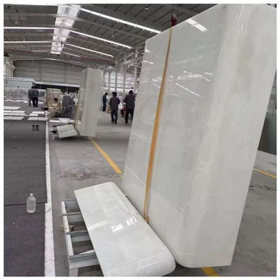 Gạch cong Onyx trắng tinh khiết